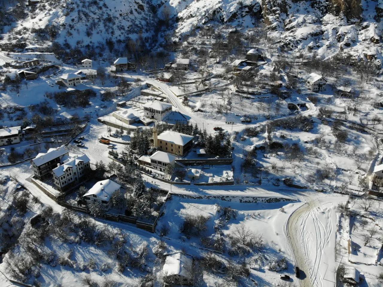 Süleymaniye Mahallesi kar sonrası dronla görüntülendi 1