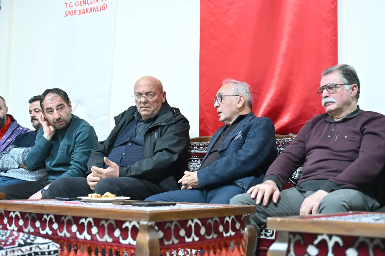 Prof.Dr. Ali Kızılet’ten Gümüşhane’de ezber bozan açıklamalar: ‘Türkiye’de Tesis Fazlası Var!’ 9