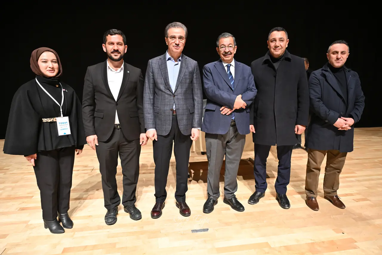 Hayati İnanç’tan Gümüşhane’de gönüllere dokunan sohbet: Son gülen iyi güler 42