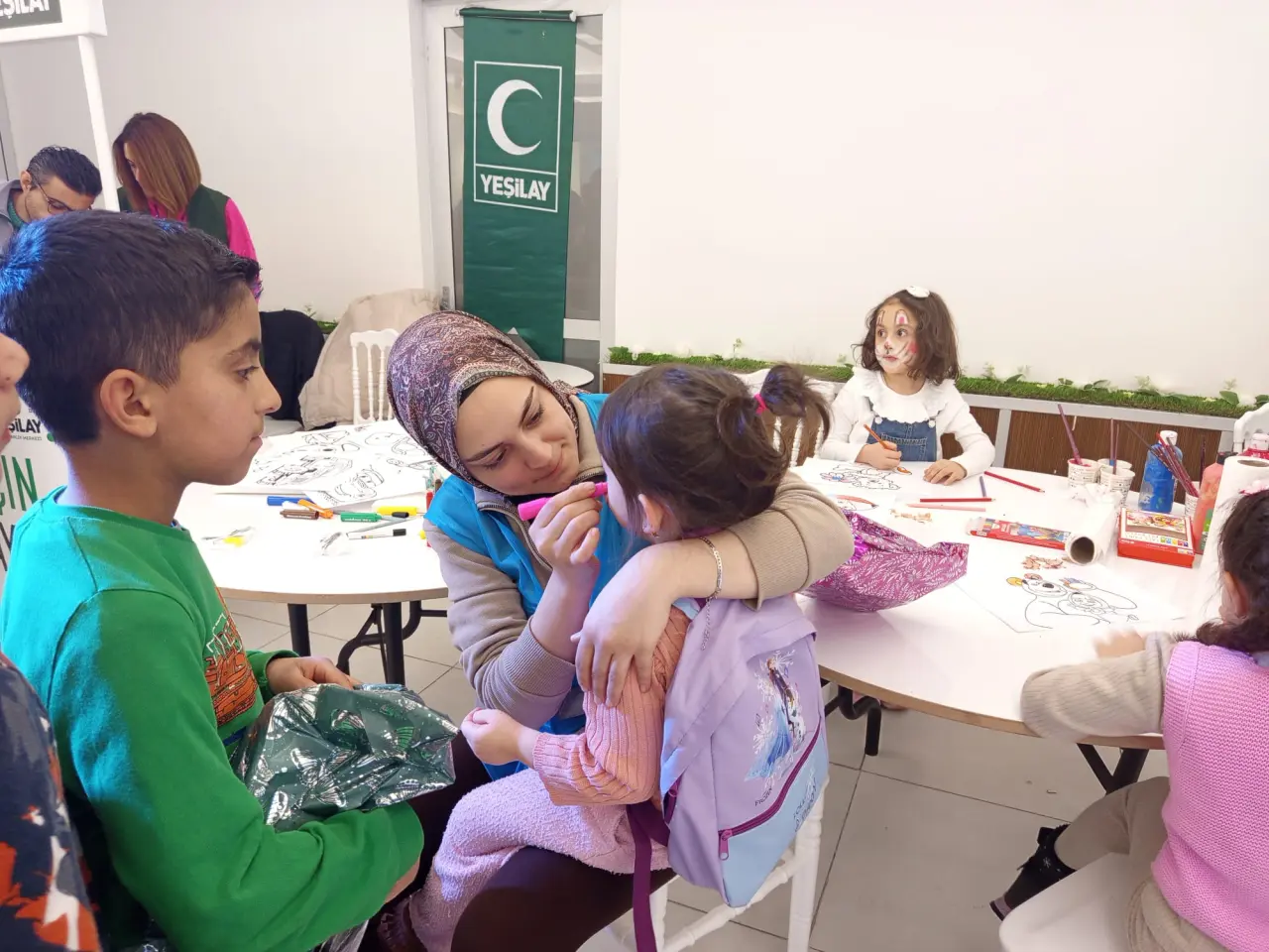 Gümüşhane’de Çocuklar Bu Programda Coştu! Karne Hediyeleri ve Eğlence Bir Arada 7