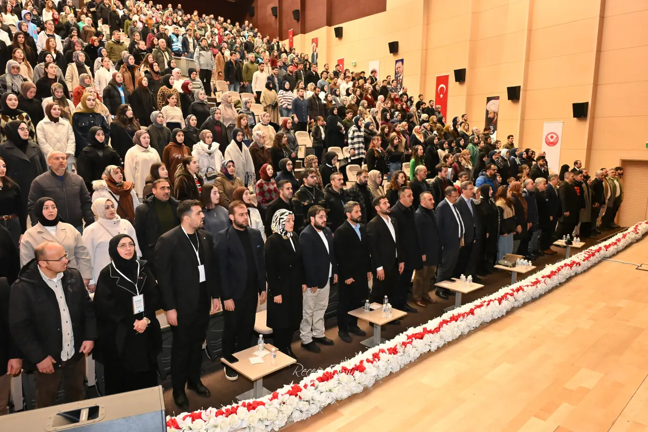 Hayati İnanç’tan Gümüşhane’de gönüllere dokunan sohbet: Son gülen iyi güler 16