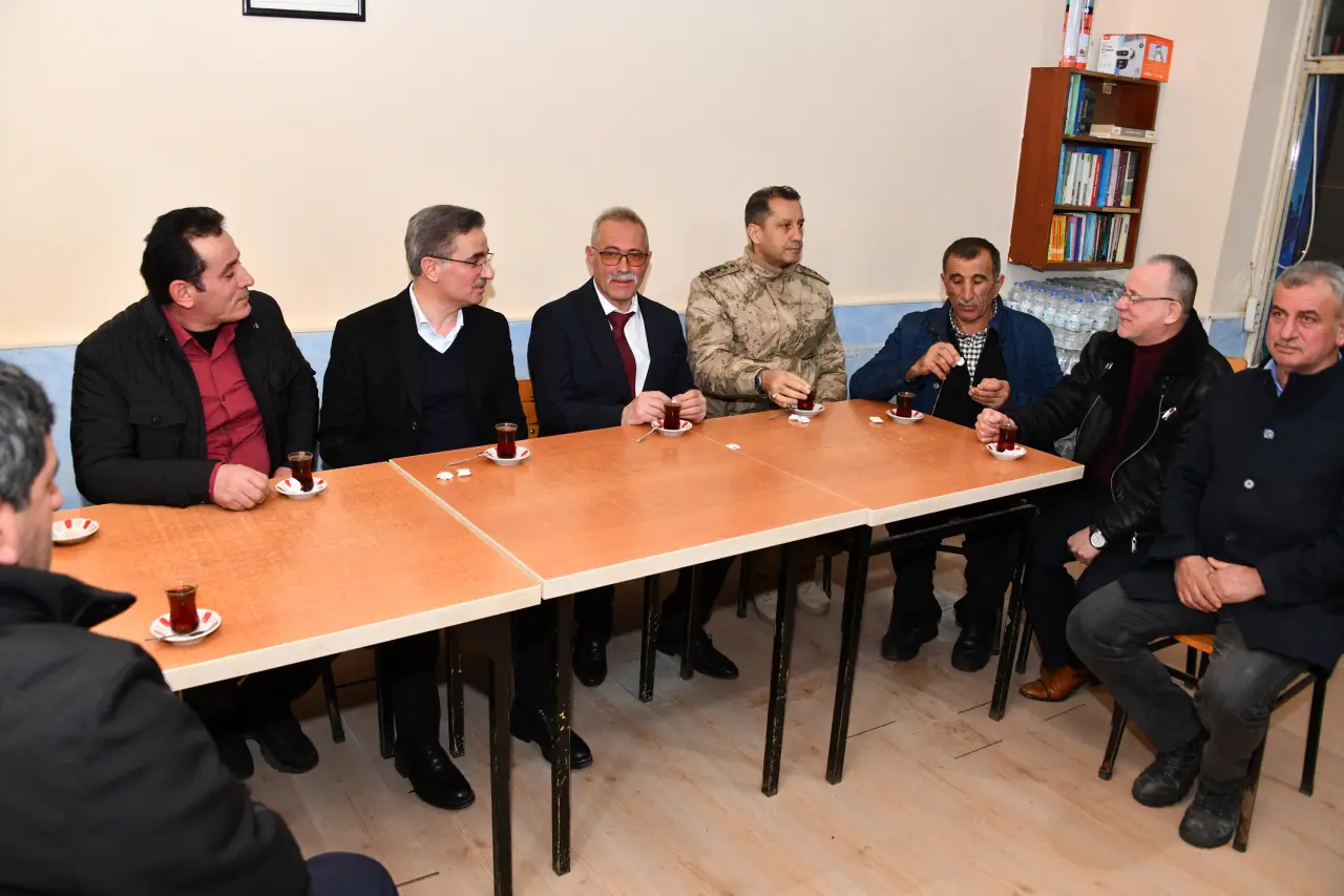 Vali Aydın Baruş, Kırıklı Köyü’nün 22 yıllık iftar geleneğine katıldı 13