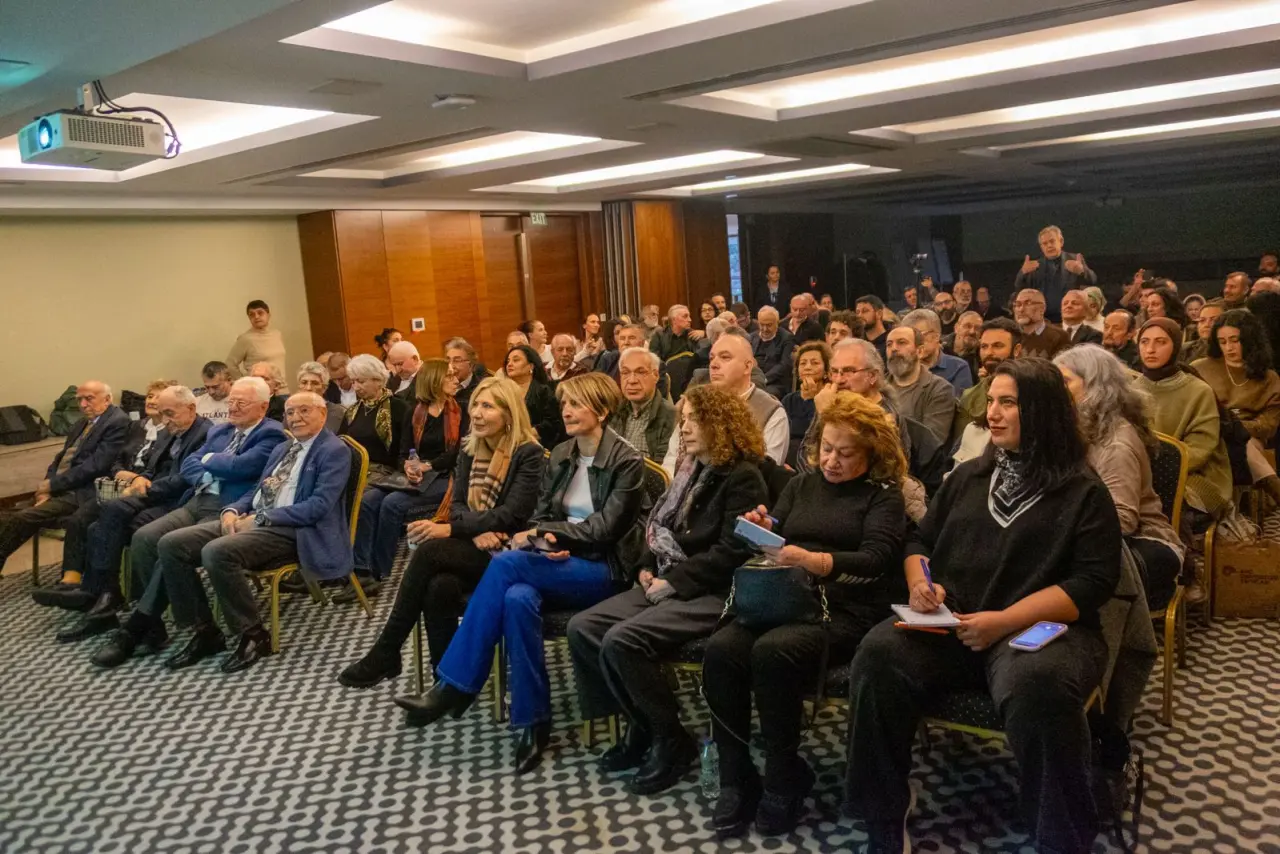 İstanbul’da Süleymaniye Rüzgarı: Mimar Burak Dolu’dan Eski Gümüşhane Konferansı 5