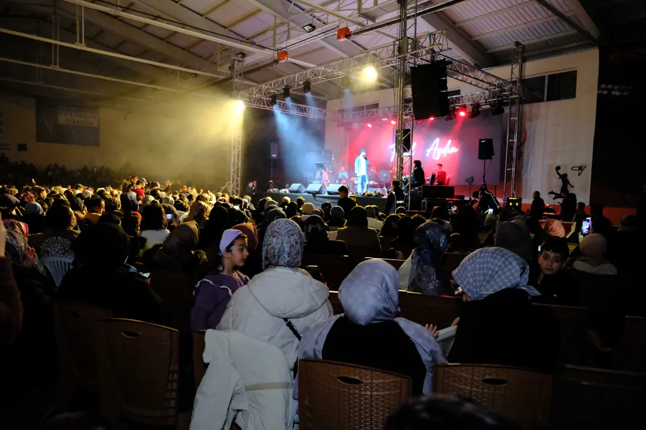 Şiran’da salonlar dar geldi! Binlerce kişi Fadıl Aydın programına katıldı 4