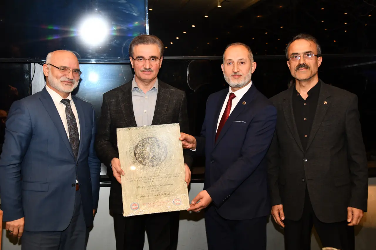 Gümüşhane’de duygusal veda: Vali Baruş "Gönüllere dokundu" diyerek uğurladı! 9