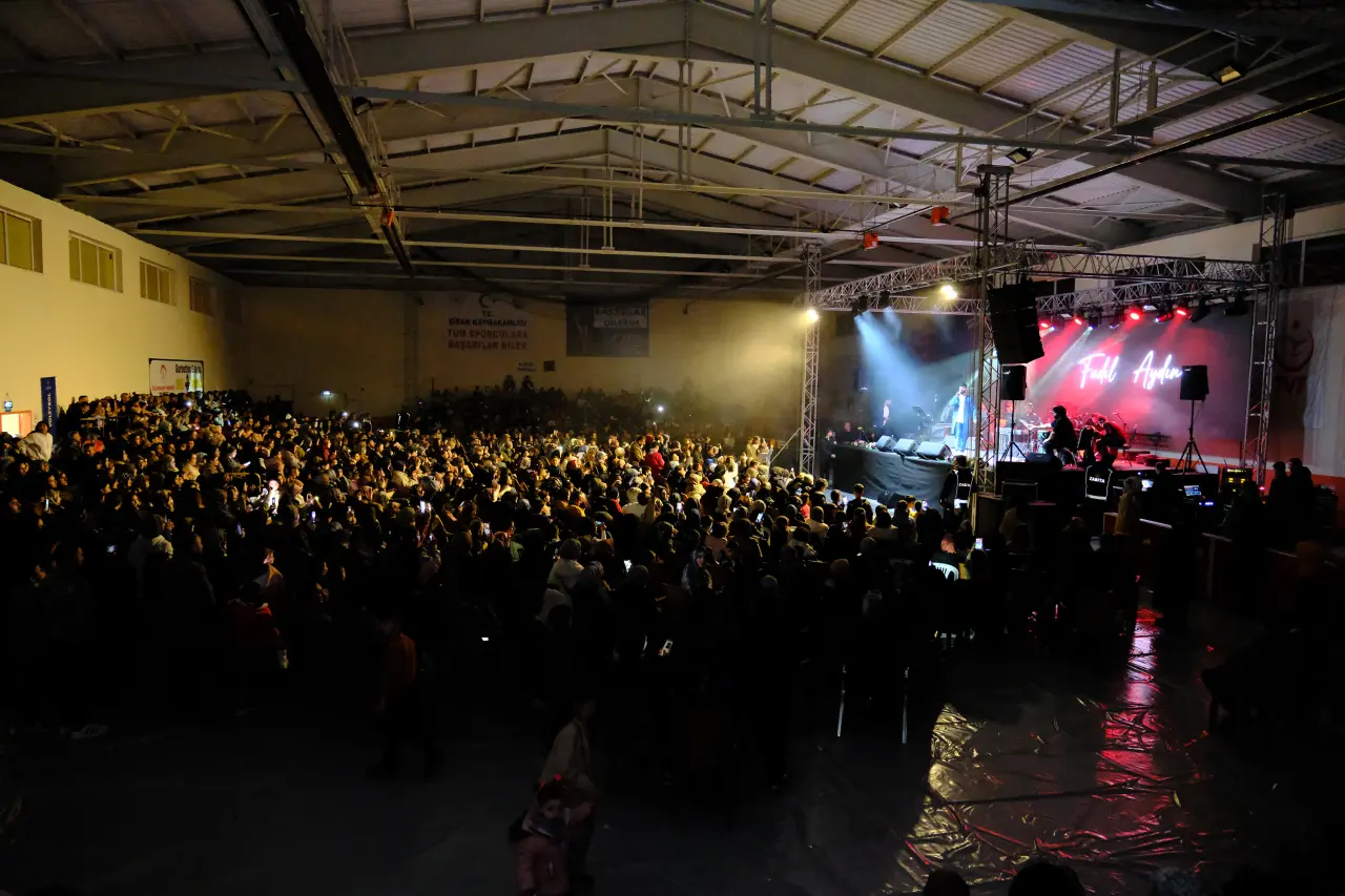 Şiran’da salonlar dar geldi! Binlerce kişi Fadıl Aydın programına katıldı 5
