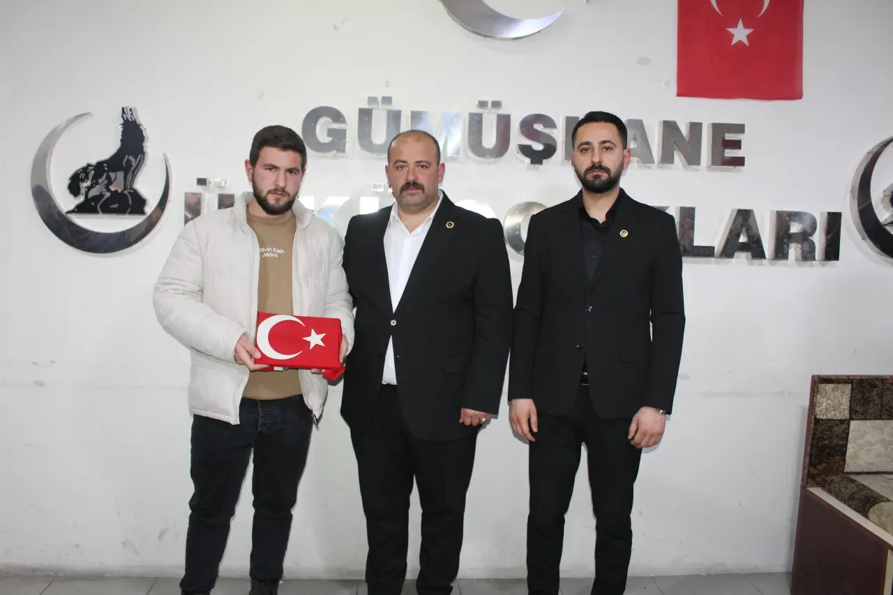 Gümüşhane Ülkü Ocakları’nda yeni dönem: 29 kişilik yönetim kadrosu göreve başladı 13