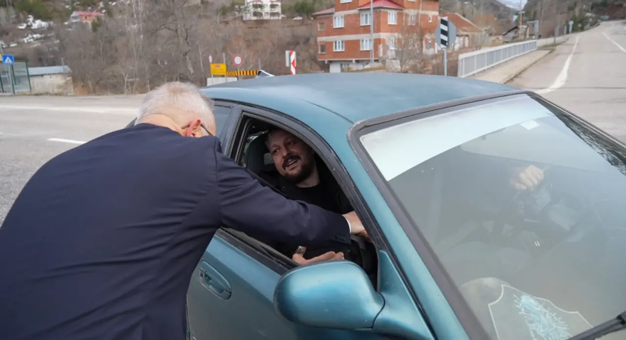 Kırıklı'da çeyrek asra dayanan iftar geleneği: 22 yıldır yolculara sofra kuruluyor 3