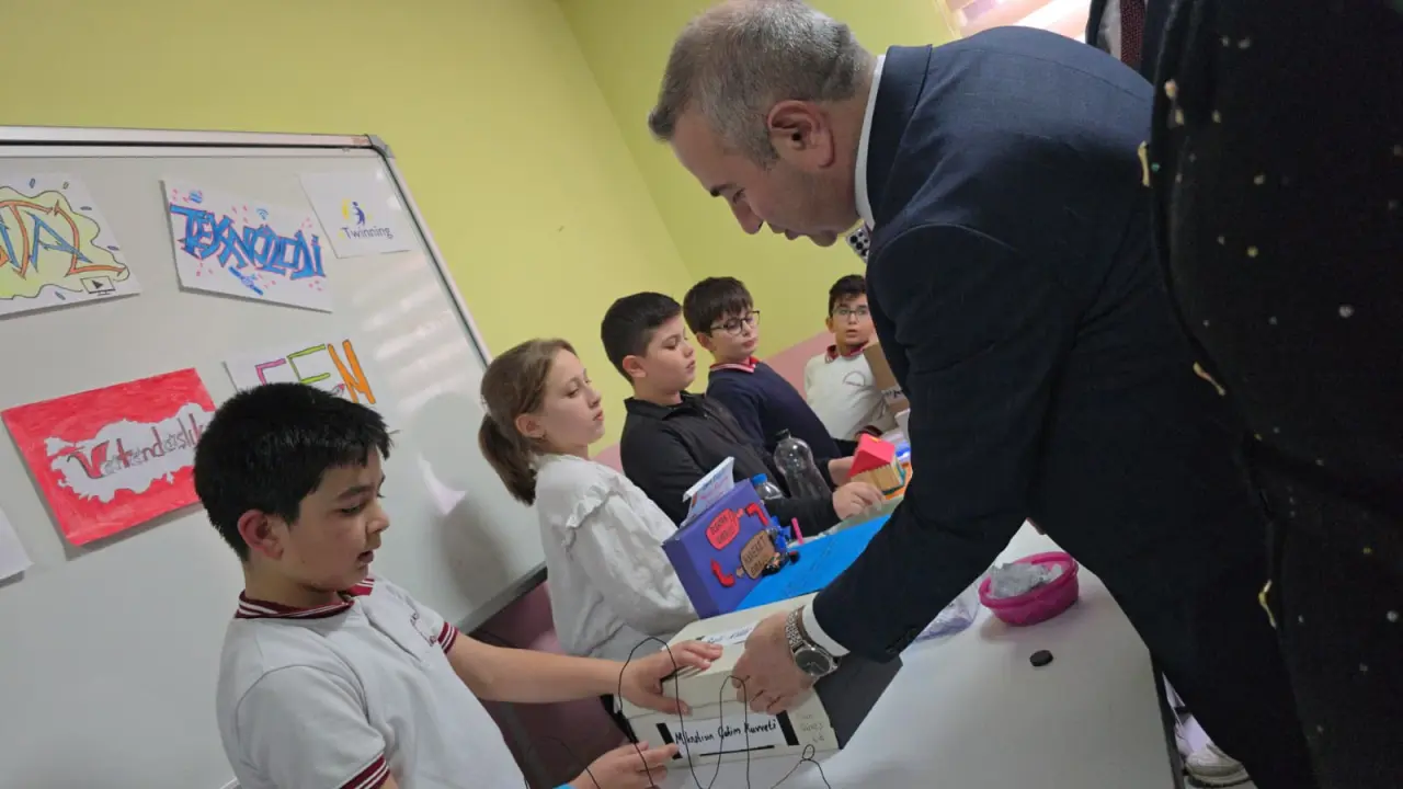 Aysın Rafet Ataç İlkokulu’nda Uluslararası "Yaşam Becerileri" Sergisi Düzenlendi 11