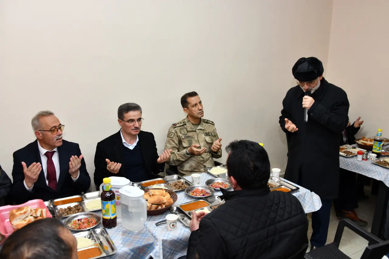 Vali Aydın Baruş, Kırıklı Köyü’nün 22 yıllık iftar geleneğine katıldı 10