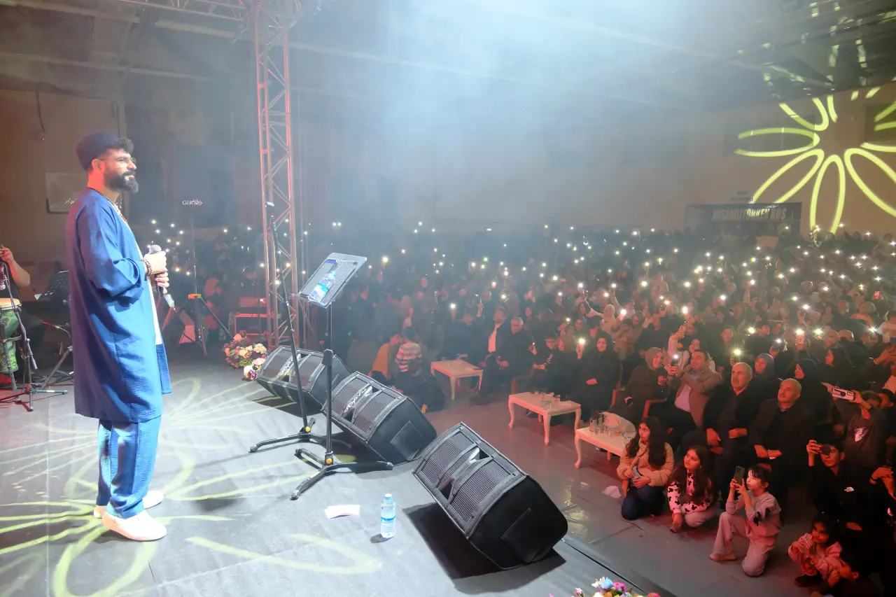 Şiran’da salonlar dar geldi! Binlerce kişi Fadıl Aydın programına katıldı 6