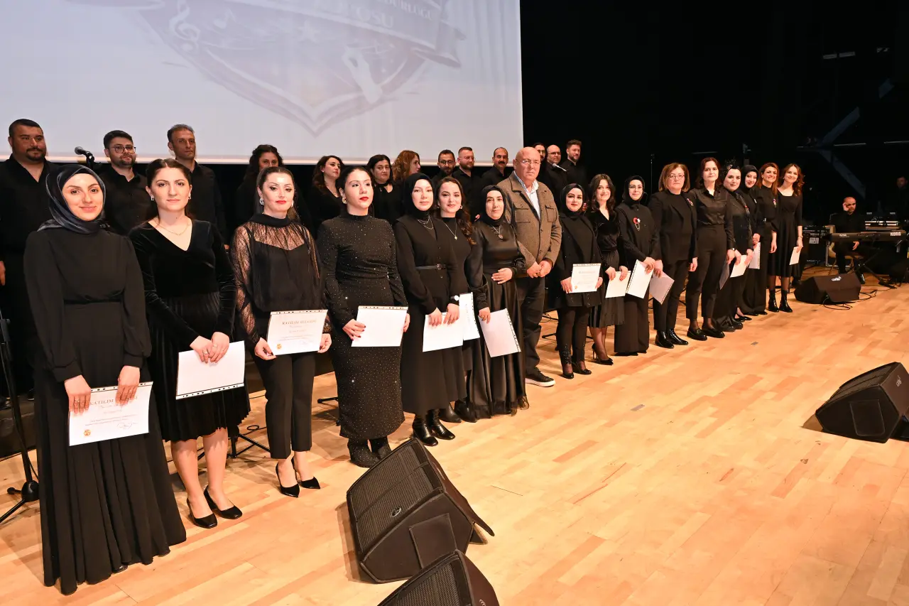 Gümüşhane’de sahne öğretmenlerin! Maarif Korosu’ndan unutulmaz sanat gecesi 30