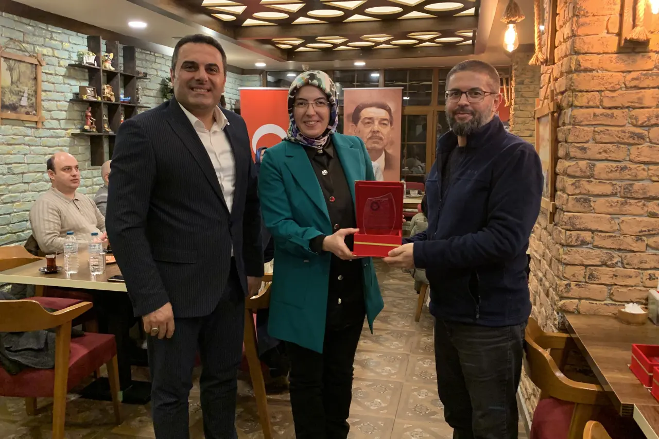 Eğitim-Bir-Sen’den Gümüşhane Üniversitesi’nin zirvedeki akademisyenlerine plaket 13