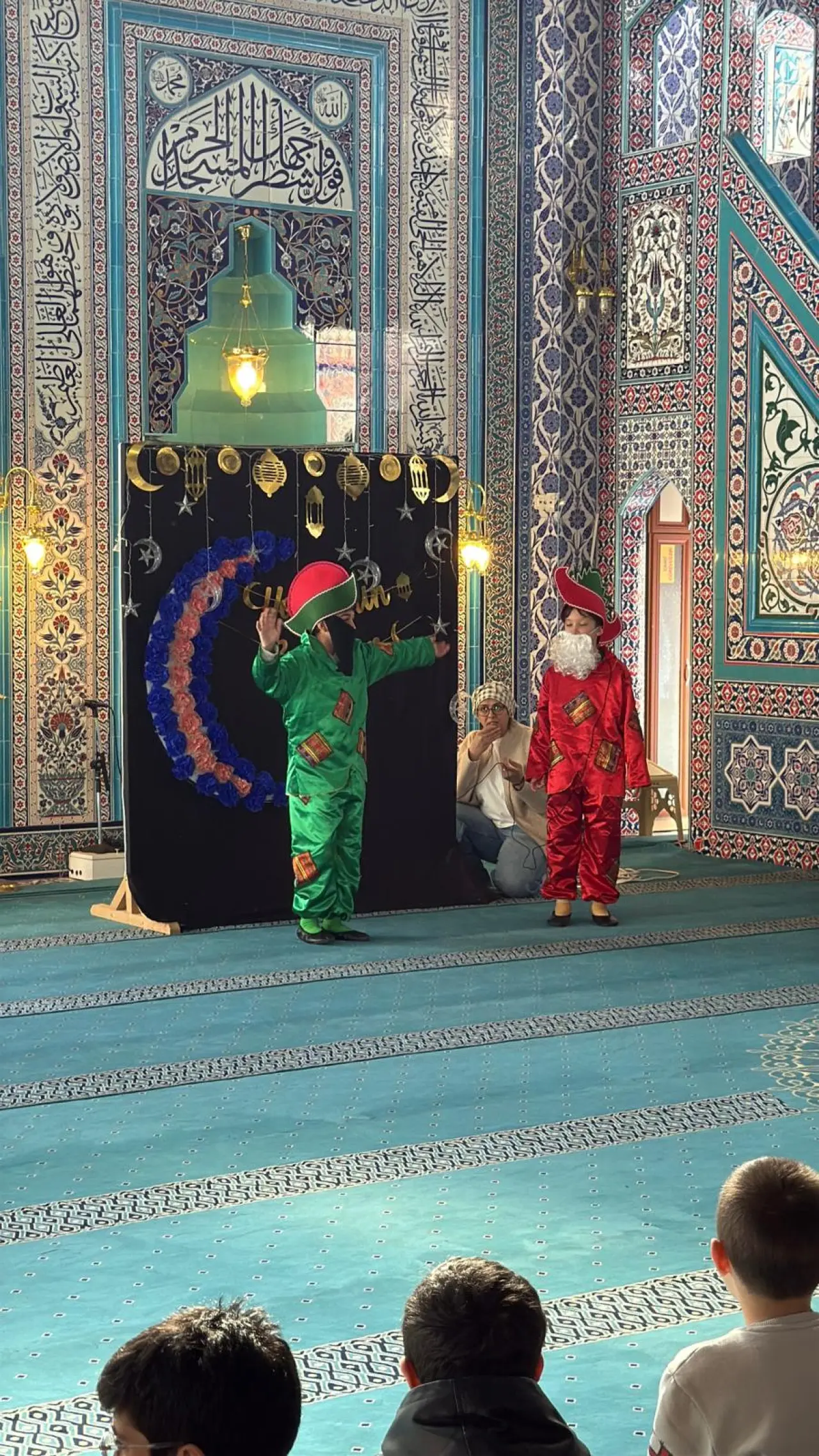 Gümüşhane’de çocuklar bu etkinliğe bayıldı! Hacivat ve Karagöz sahne aldı 4