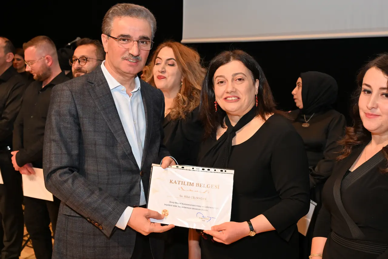 Gümüşhane’de sahne öğretmenlerin! Maarif Korosu’ndan unutulmaz sanat gecesi 7