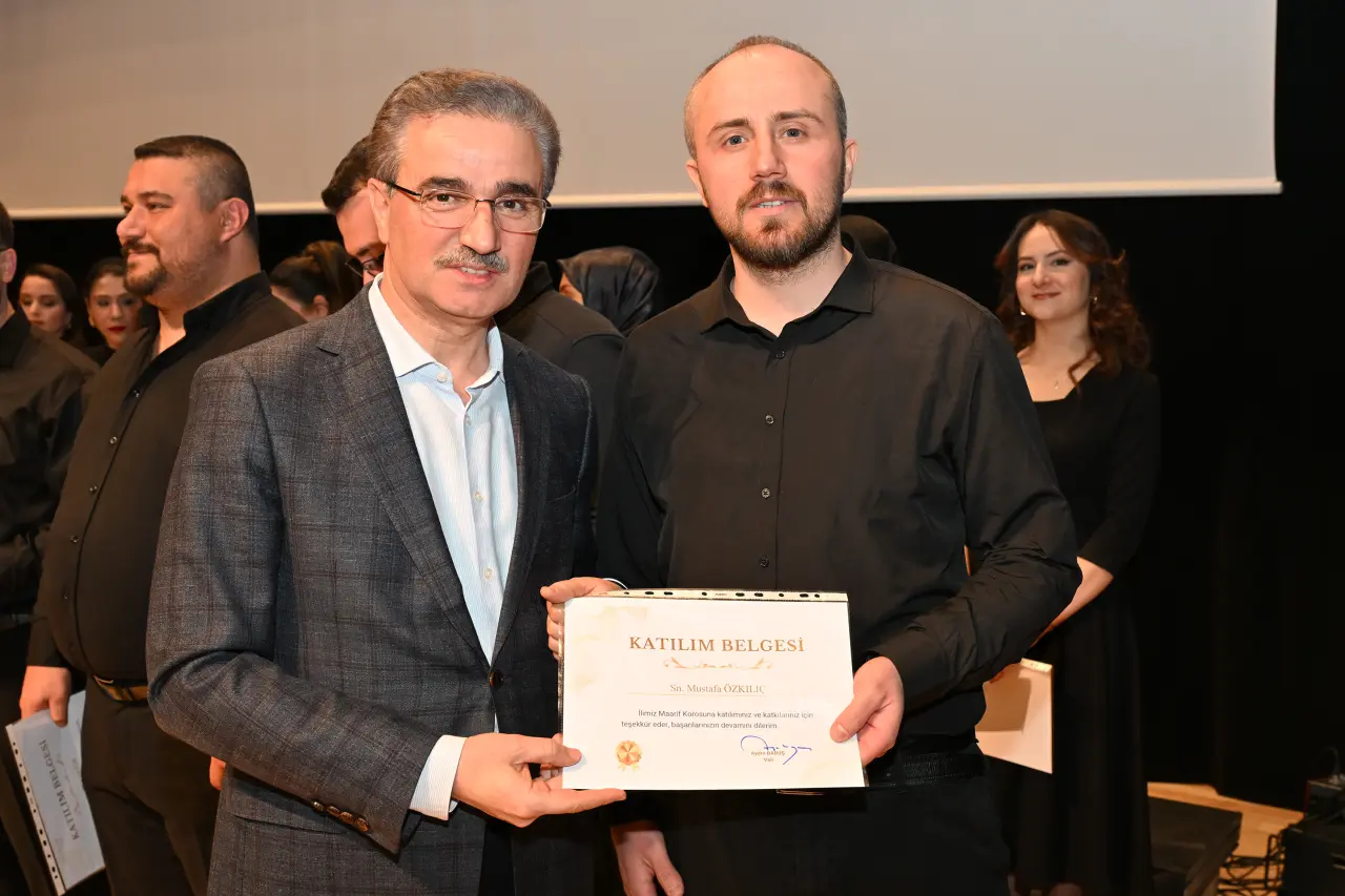 Gümüşhane’de sahne öğretmenlerin! Maarif Korosu’ndan unutulmaz sanat gecesi 44