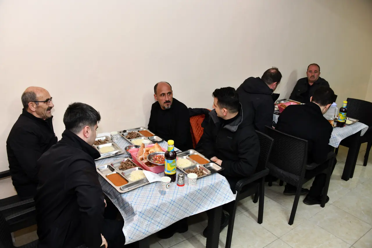 Vali Aydın Baruş, Kırıklı Köyü’nün 22 yıllık iftar geleneğine katıldı 6