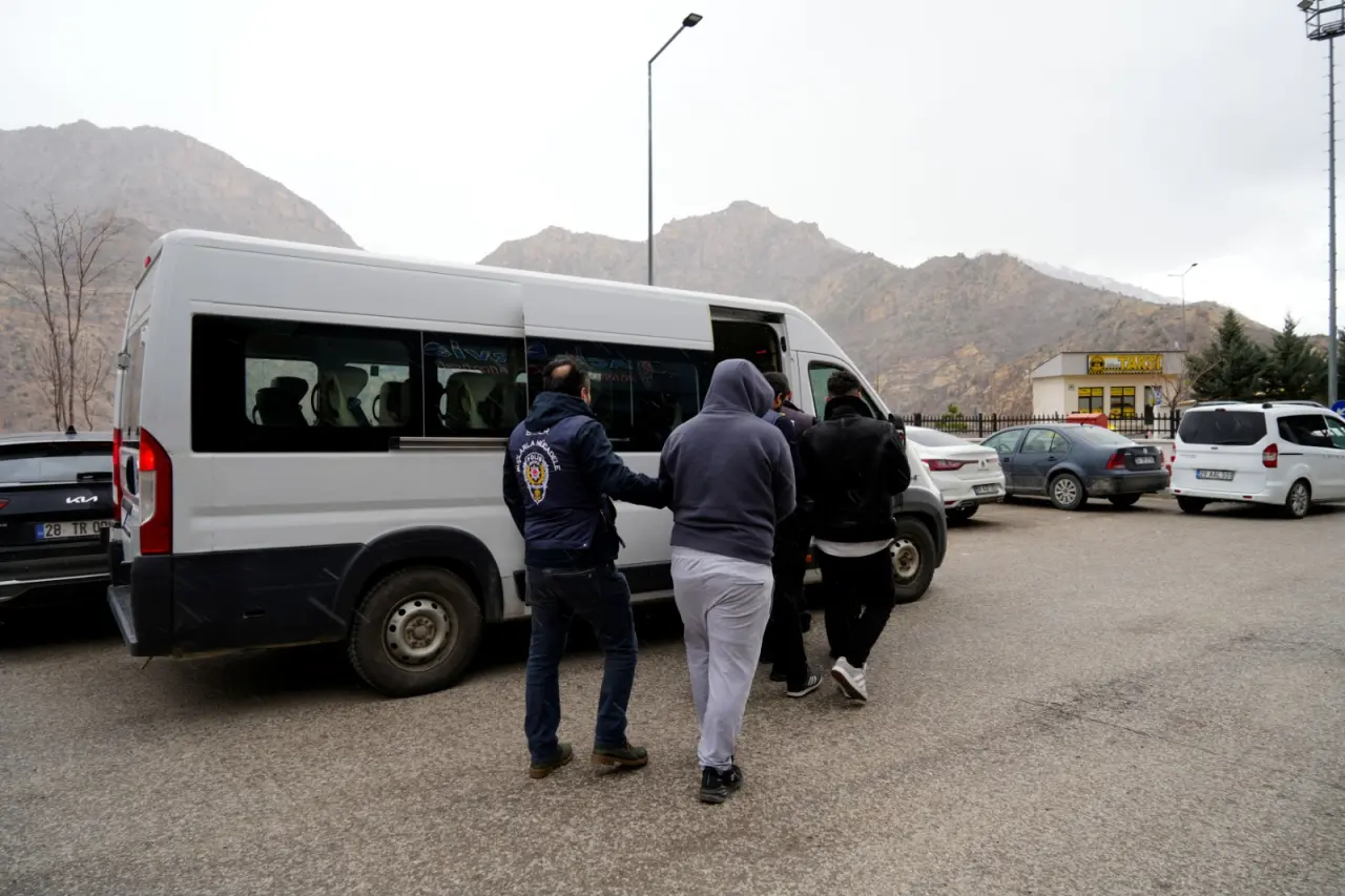 Yasadışı bahis parasıyla kafe açtı, batırdı: 391 milyonluk ağ deşifre oldu 2