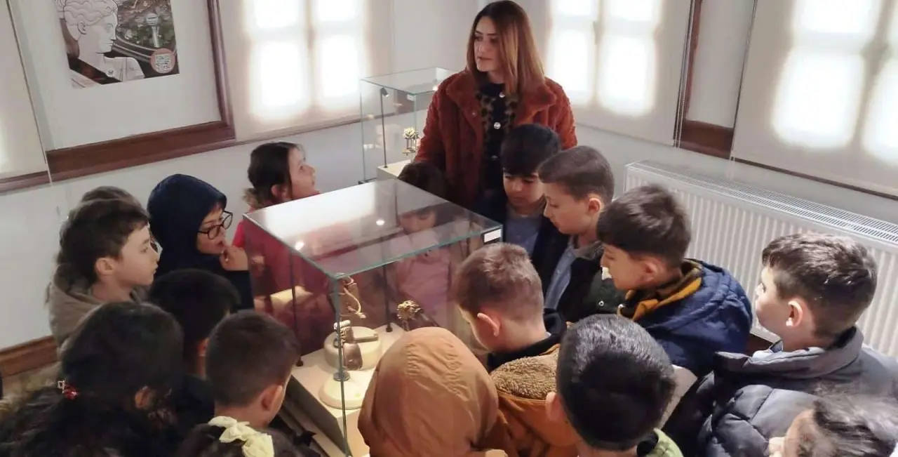 Gümüşhaneli minikler tarihin kalbinde: Müzede Hayat Bilgisi dersi 8