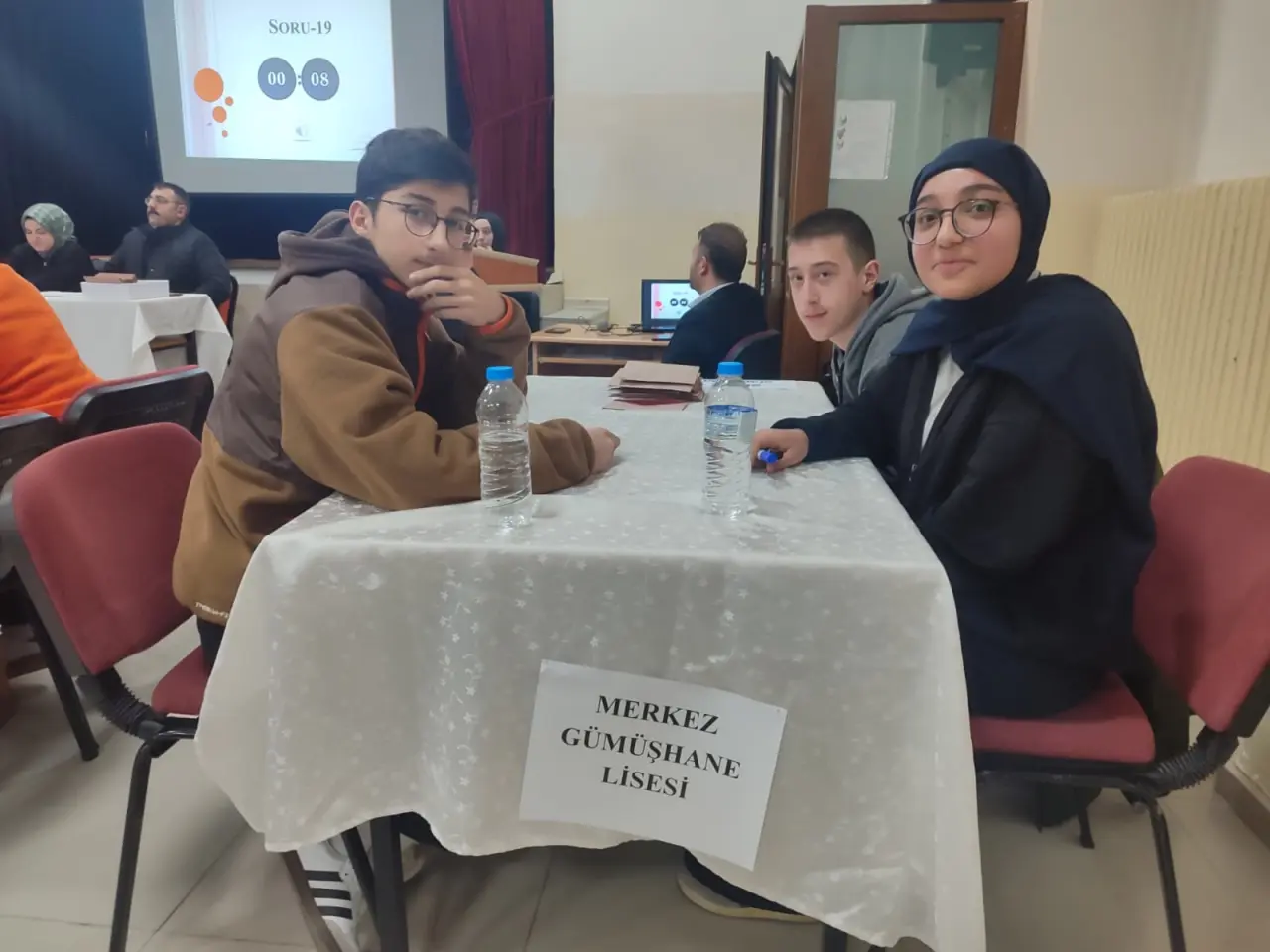 Gümüşhane'de Gençlerin "İstiklal" Yarışı: Şiran Fen Lisesi Şampiyon Oldu! 8