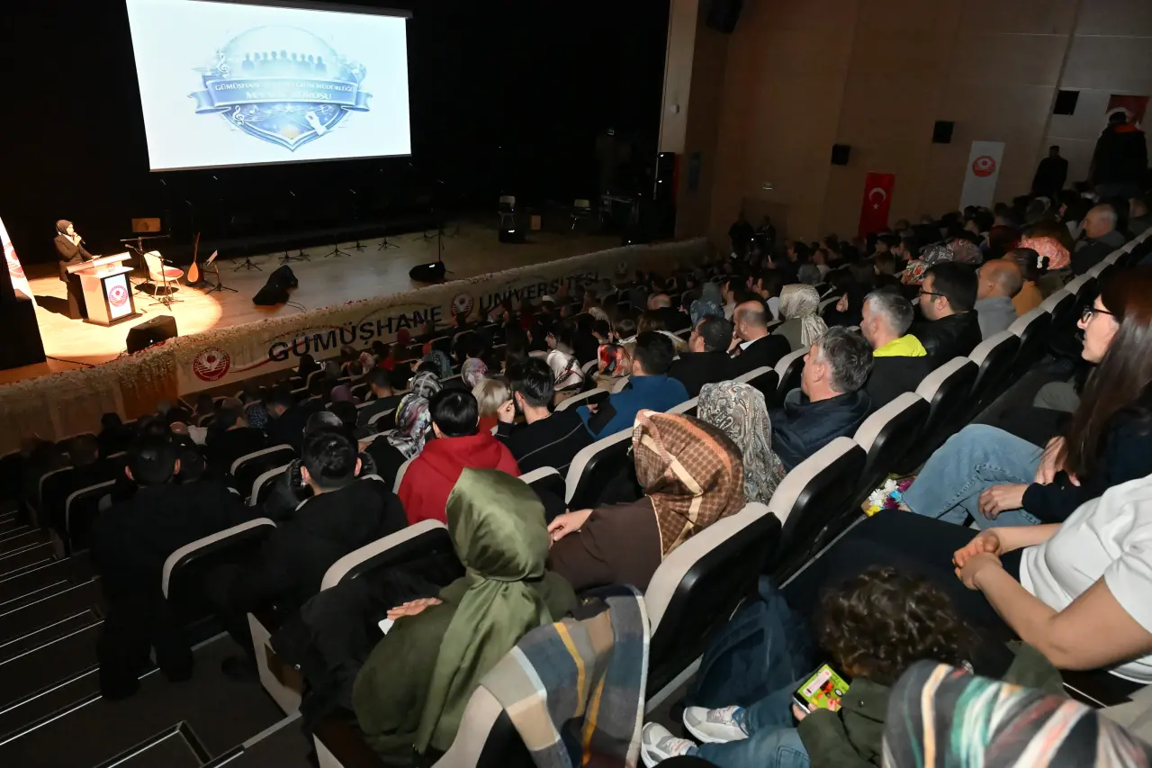 Gümüşhane’de sahne öğretmenlerin! Maarif Korosu’ndan unutulmaz sanat gecesi 14