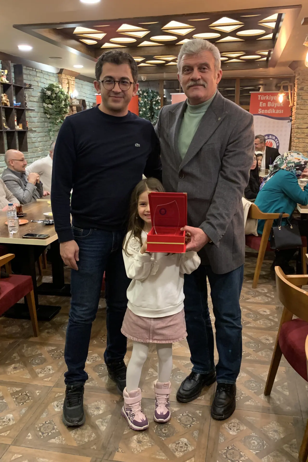 Eğitim-Bir-Sen’den Gümüşhane Üniversitesi’nin zirvedeki akademisyenlerine plaket 3