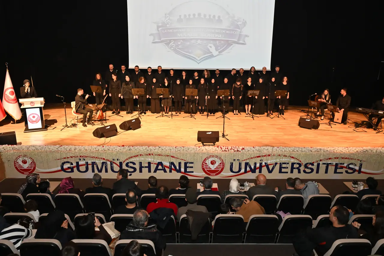 Gümüşhane’de sahne öğretmenlerin! Maarif Korosu’ndan unutulmaz sanat gecesi 4