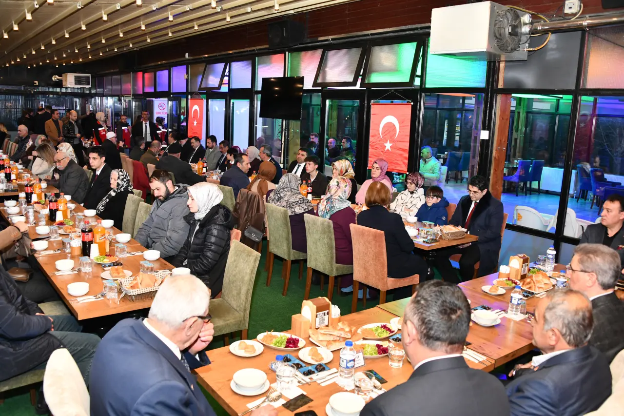 Gümüşhane’de duygulandıran iftar: “Sizler bizim öz ailemizsiniz!” 3