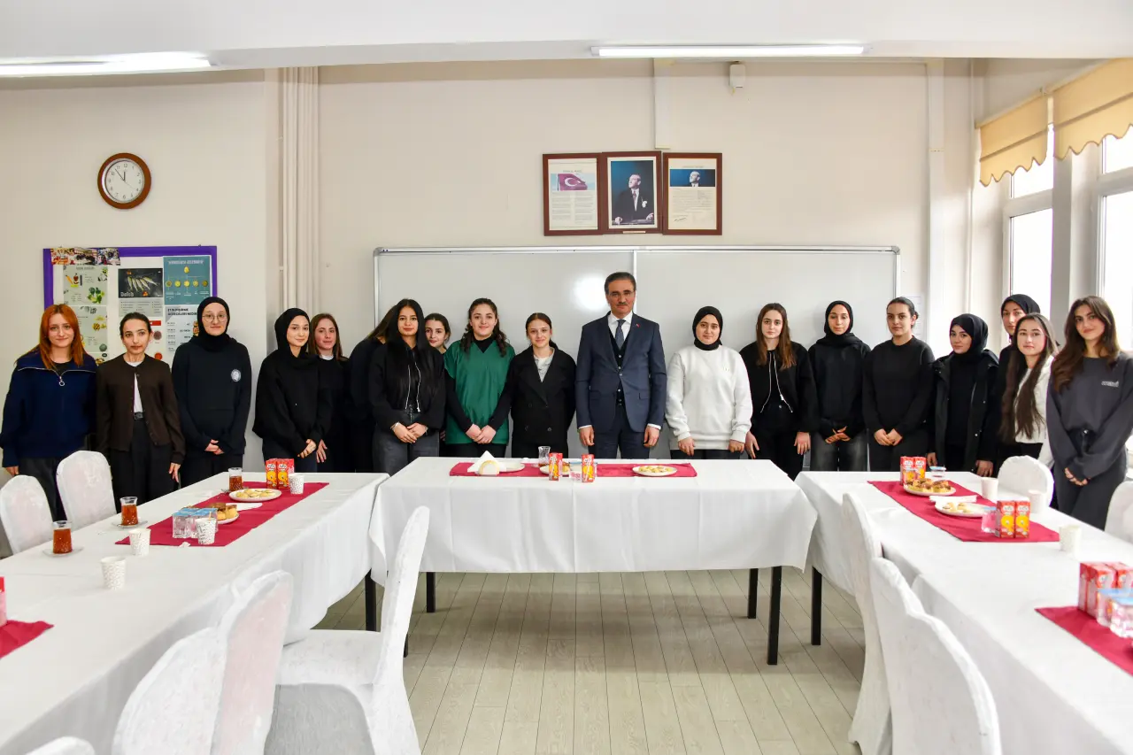 Vali Baruş’tan Hayme Ana Mesleki ve Teknik Anadolu Lisesi’ne Ziyaret 14