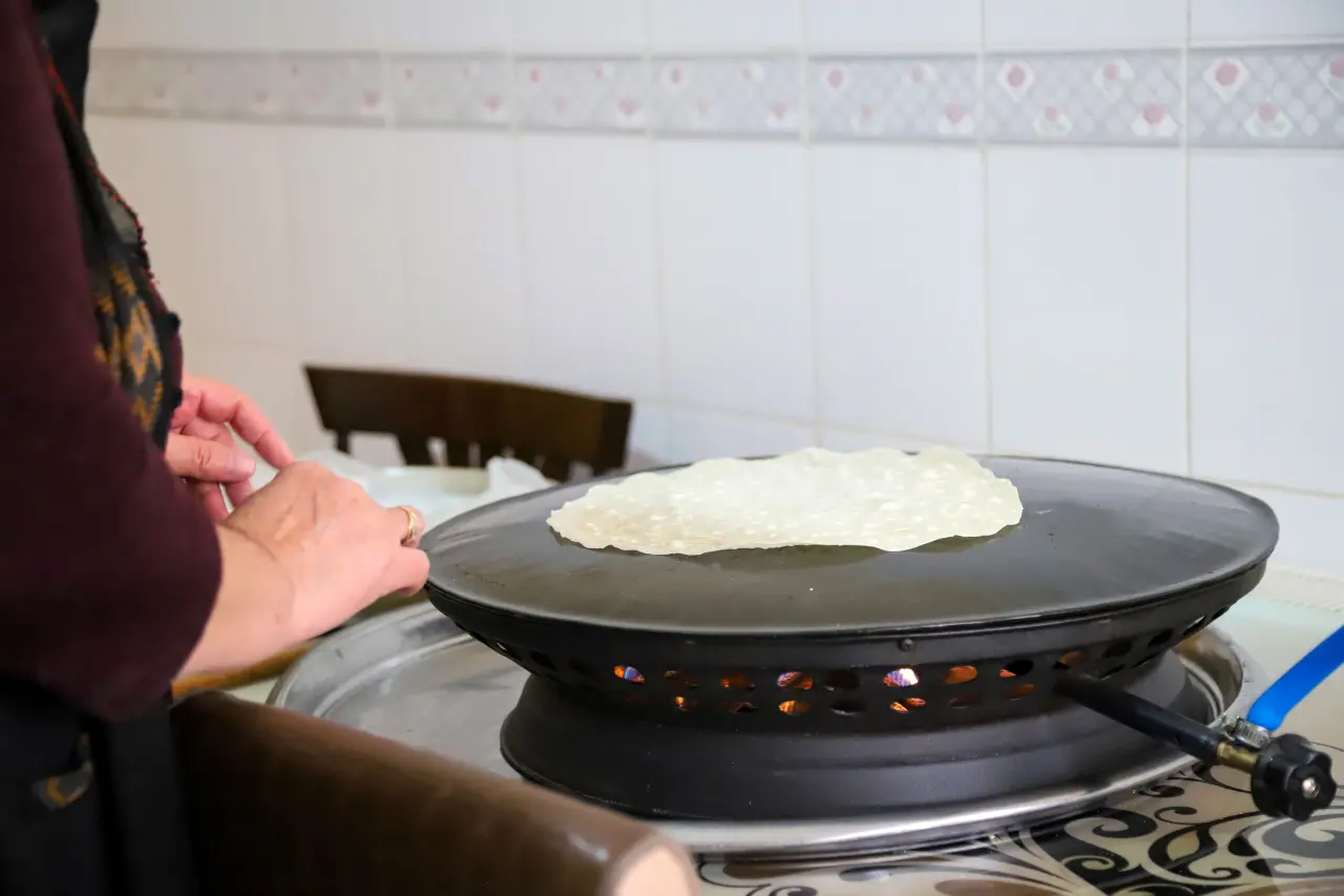 Ramazan sofralarının vazgeçilmezi Gümüşhane Sironu için imece mesaisi 6