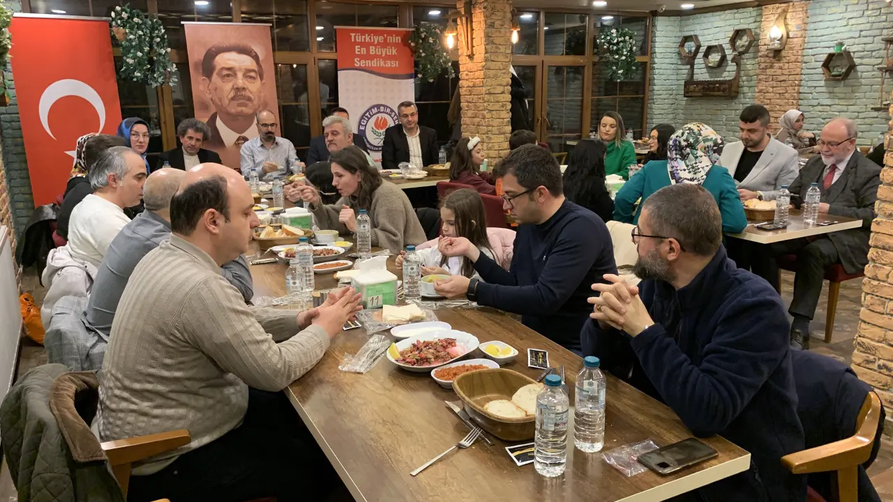 Eğitim-Bir-Sen’den Gümüşhane Üniversitesi’nin zirvedeki akademisyenlerine plaket 7