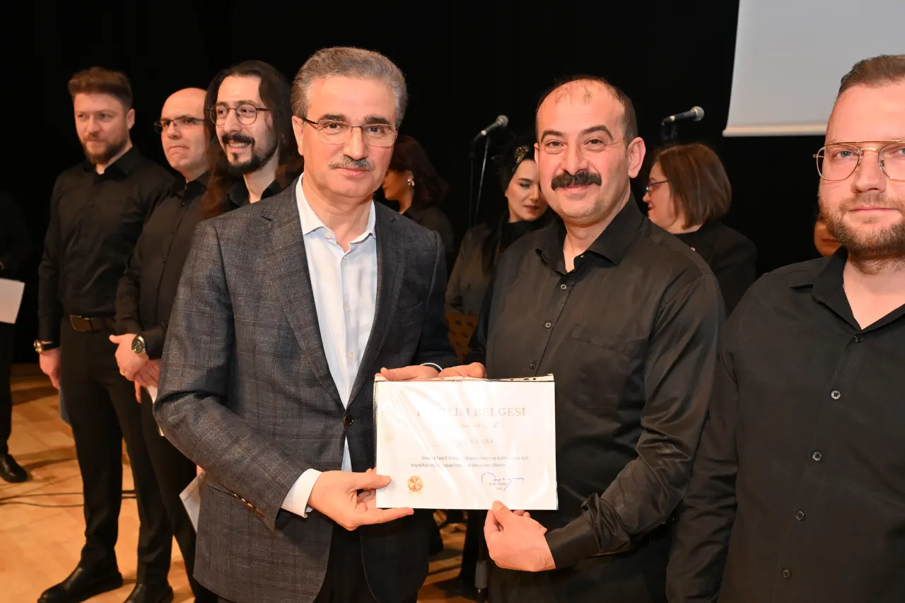 Gümüşhane’de sahne öğretmenlerin! Maarif Korosu’ndan unutulmaz sanat gecesi 34