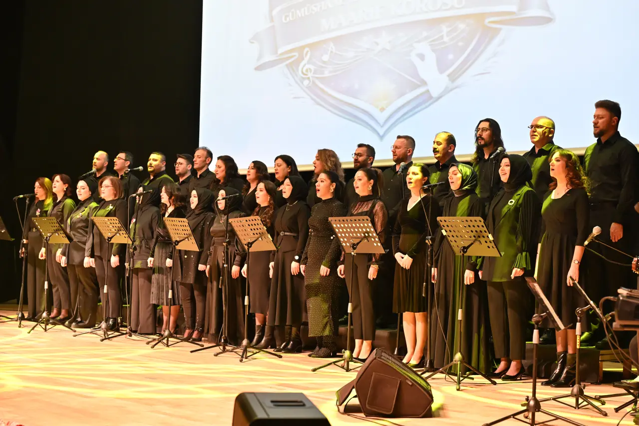 Gümüşhane’de sahne öğretmenlerin! Maarif Korosu’ndan unutulmaz sanat gecesi 5