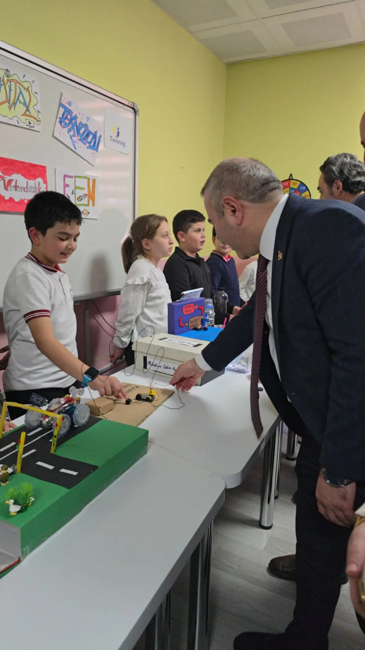 Aysın Rafet Ataç İlkokulu’nda Uluslararası "Yaşam Becerileri" Sergisi Düzenlendi 15