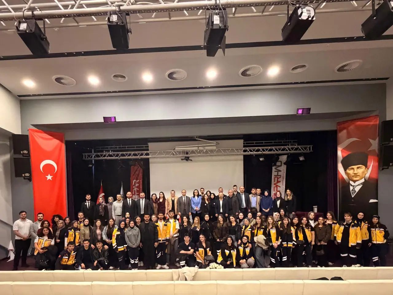 Gümüşhane Üniversitesi Heyeti Acil Sağlık Paneli’nde Bilimsel Sunum Gerçekleştirdi 1