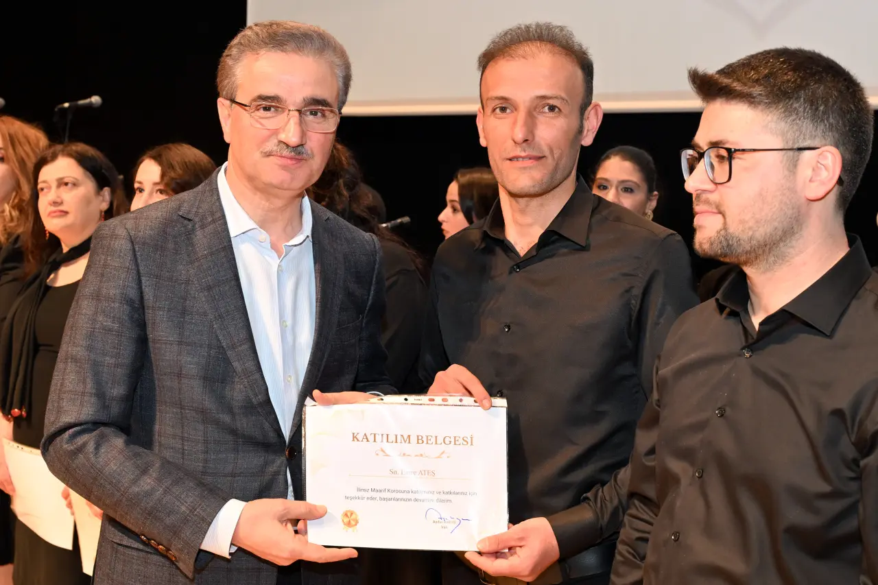 Gümüşhane’de sahne öğretmenlerin! Maarif Korosu’ndan unutulmaz sanat gecesi 40