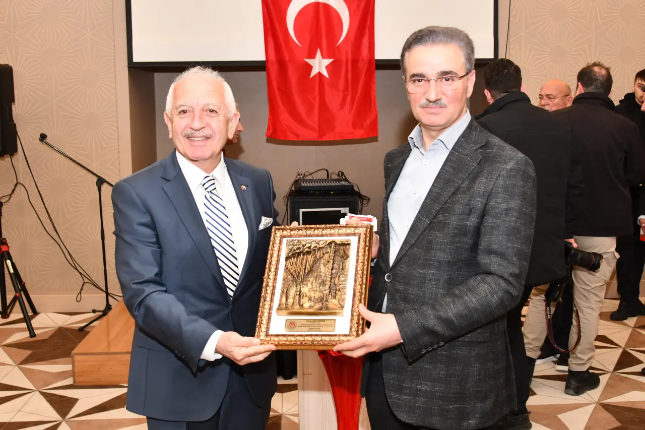 Vali Aydın Baruş’tan Gümüşhane’ye duygusal veda: “Gönüllerde İz Bırakmak En Büyük Fazilettir” 4