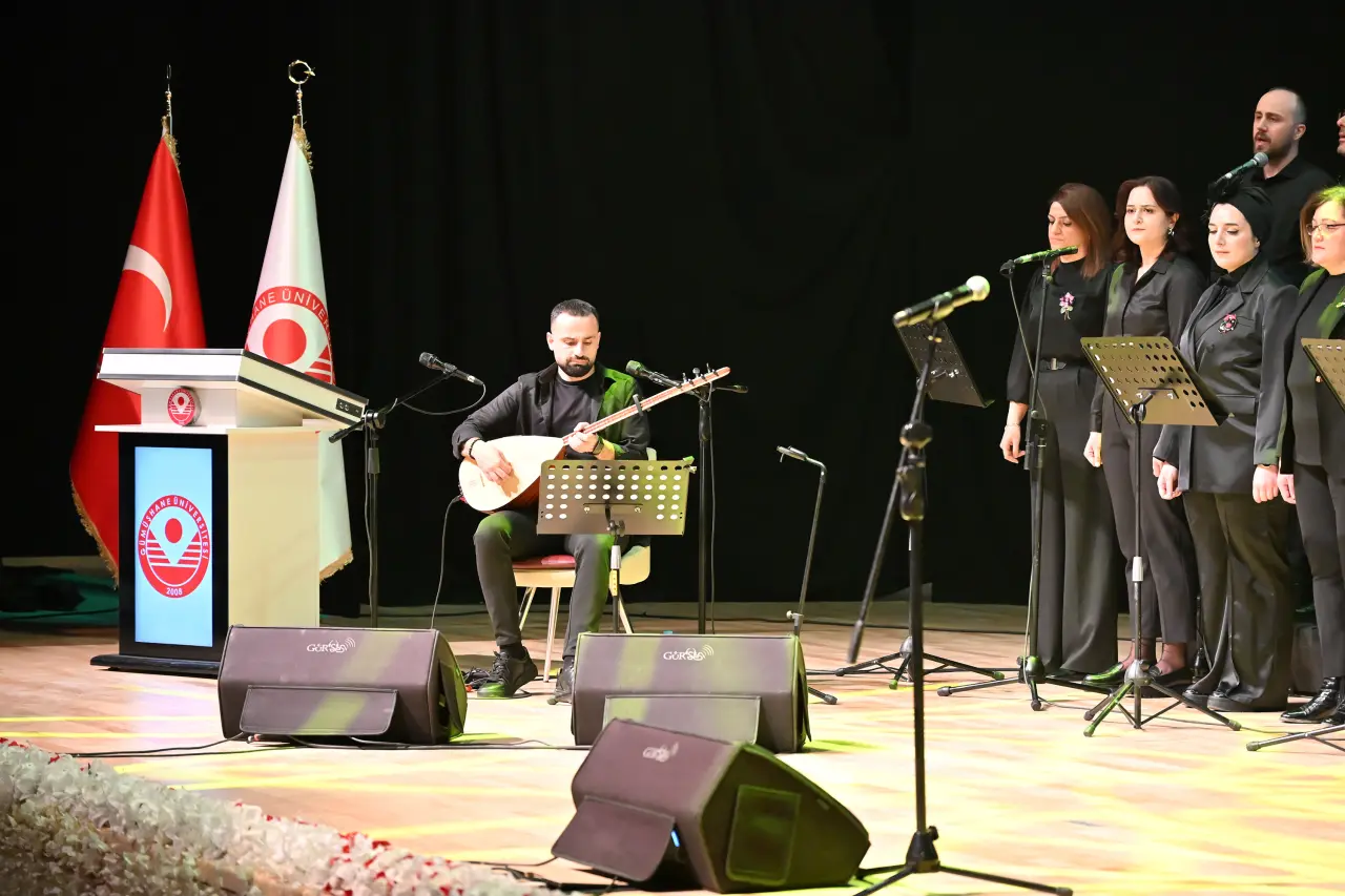 Gümüşhane’de sahne öğretmenlerin! Maarif Korosu’ndan unutulmaz sanat gecesi 19