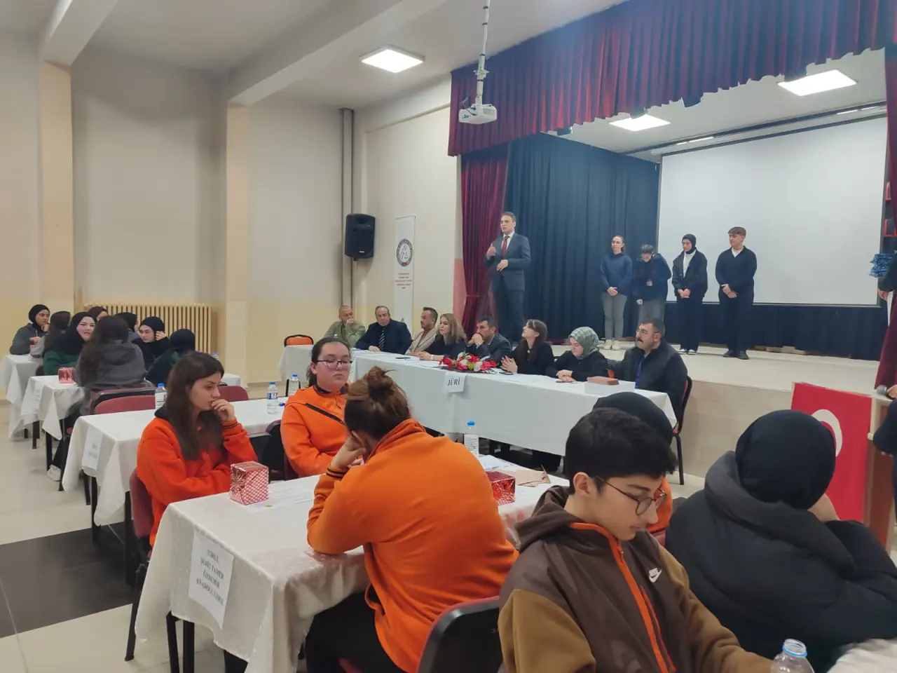 Gümüşhane'de Gençlerin "İstiklal" Yarışı: Şiran Fen Lisesi Şampiyon Oldu! 4