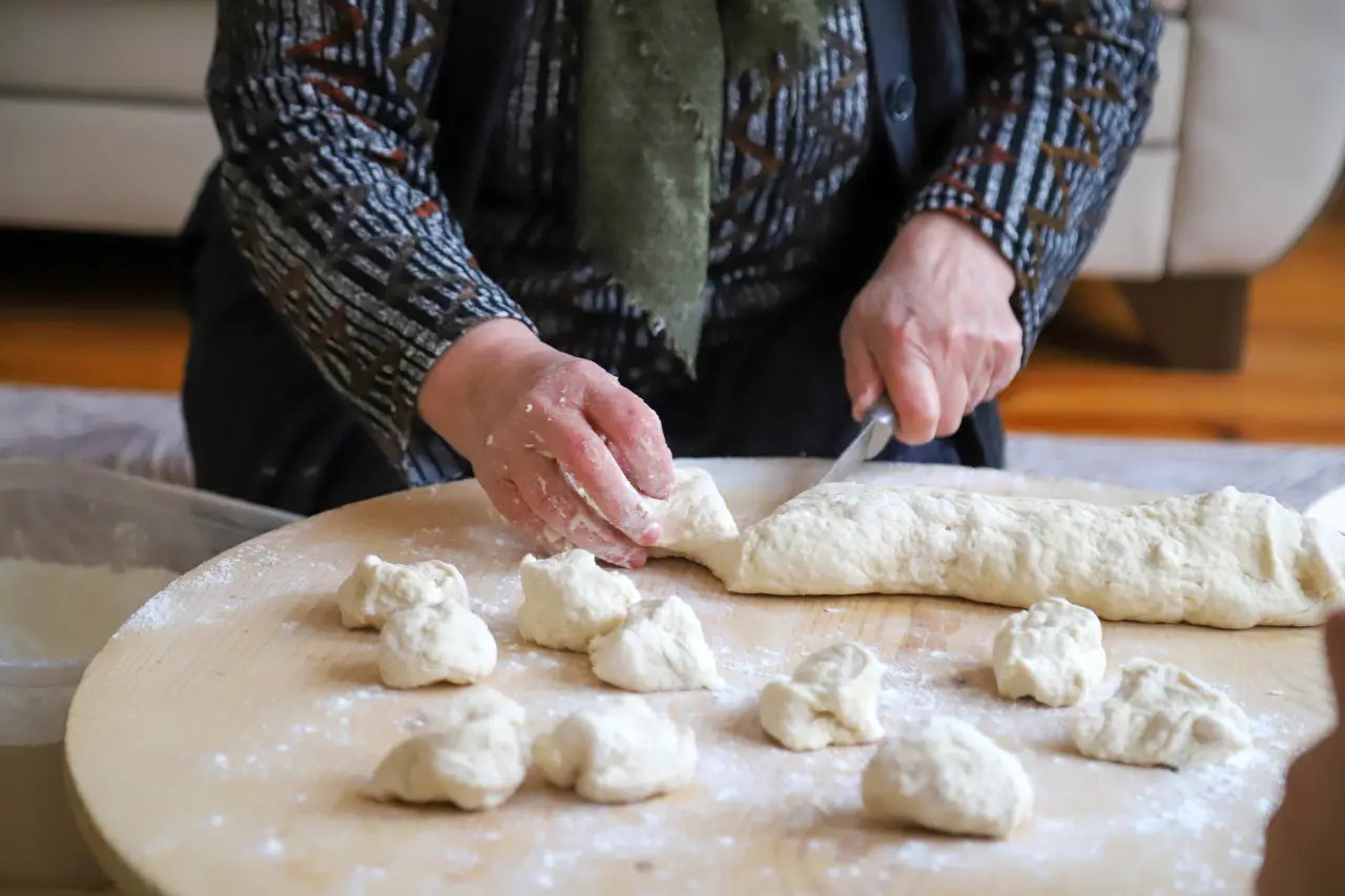 Ramazan sofralarının vazgeçilmezi Gümüşhane Sironu için imece mesaisi 2