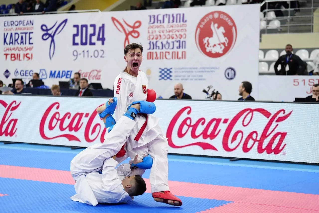 6 yaşında başladı, dünyayı dize getirdi! Gümüşhane’nin gururu Kağan Aslan 4