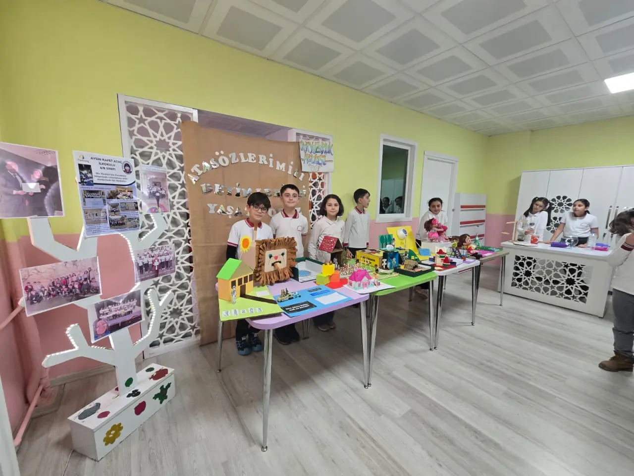 Aysın Rafet Ataç İlkokulu’nda Uluslararası "Yaşam Becerileri" Sergisi Düzenlendi 2