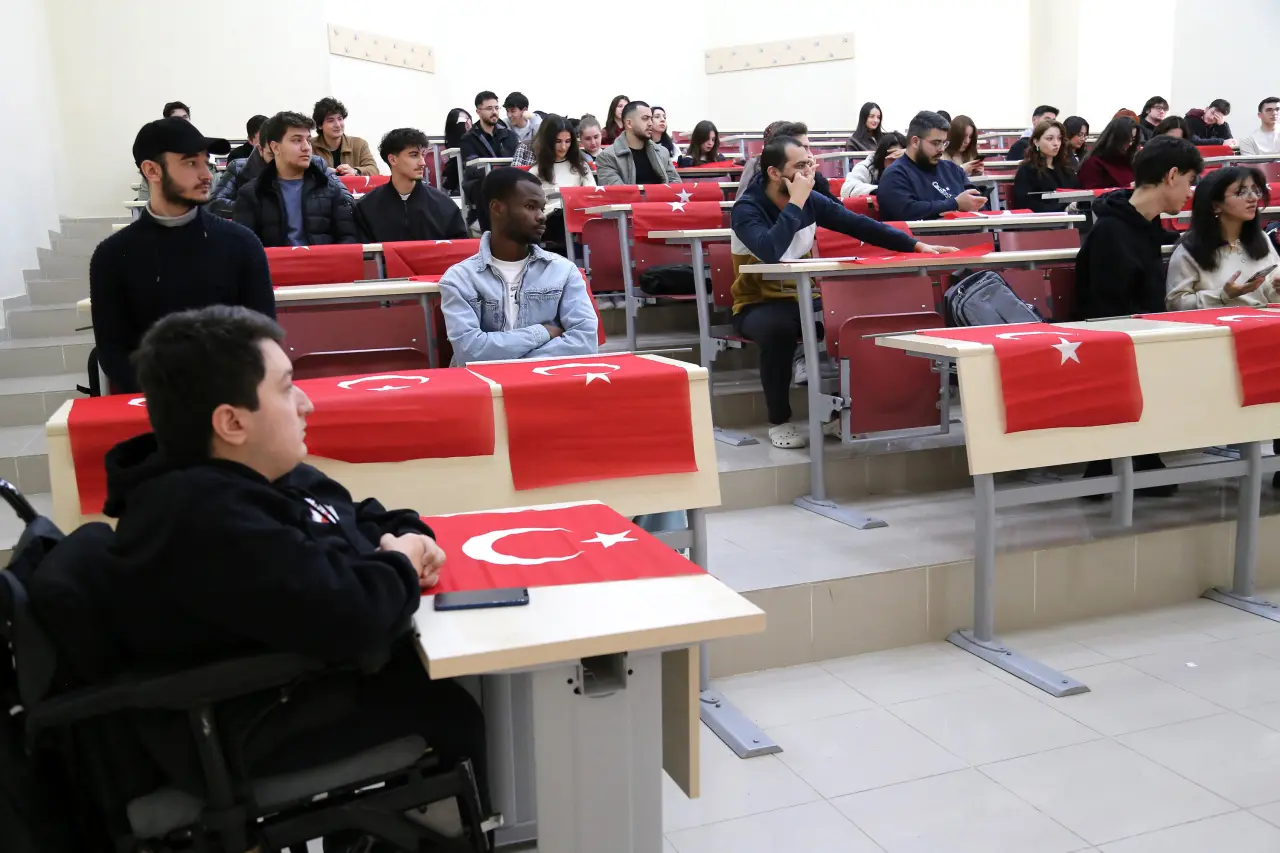 Gümüşhane Üniversitesi’nde ilk ders Türk Bayrağı’na ayrıldı 7