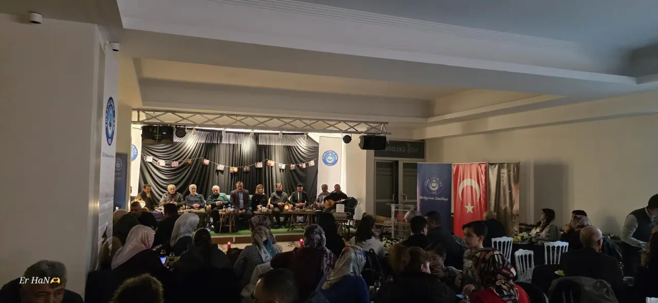 Gümüşhane’de mısralar geçidi: Türk Eğitim-Sen’den Harşit Kelkit Vadi Şiir Akşamları programı 10