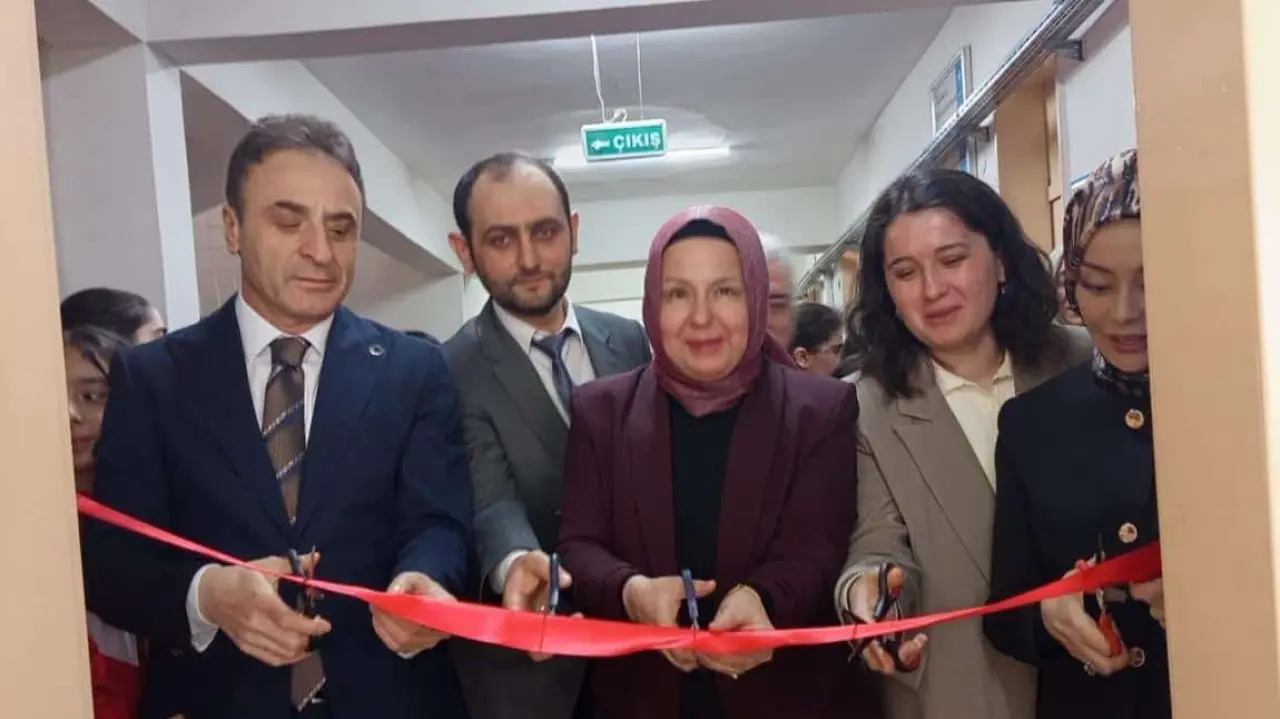 Gazipaşa Ortaokulu’nda Yaşam Becerileri ve Akıl Oyunları Sınıfları Törenle Açıldı 12