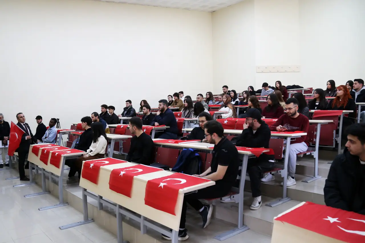 Gümüşhane Üniversitesi’nde ilk ders Türk Bayrağı’na ayrıldı 11