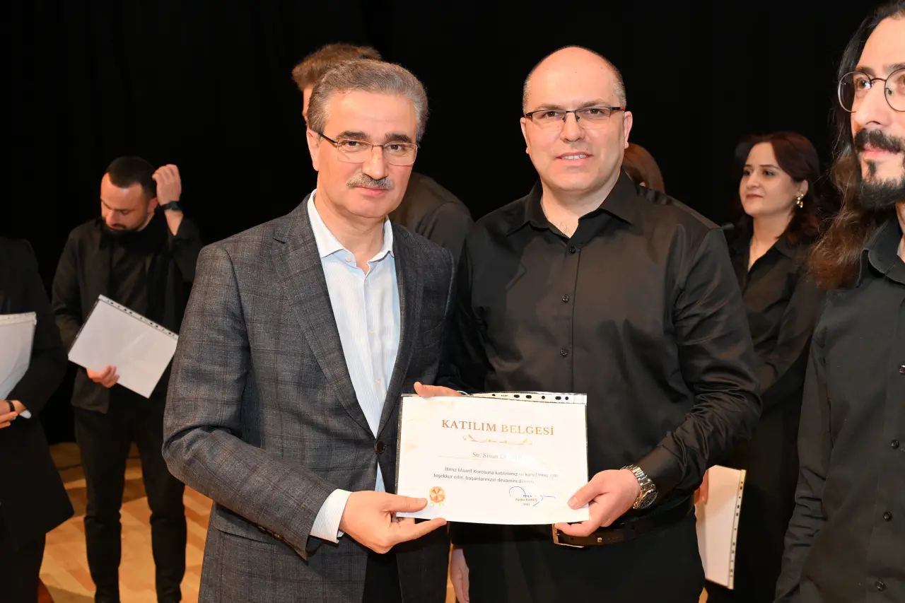 Gümüşhane’de sahne öğretmenlerin! Maarif Korosu’ndan unutulmaz sanat gecesi 32