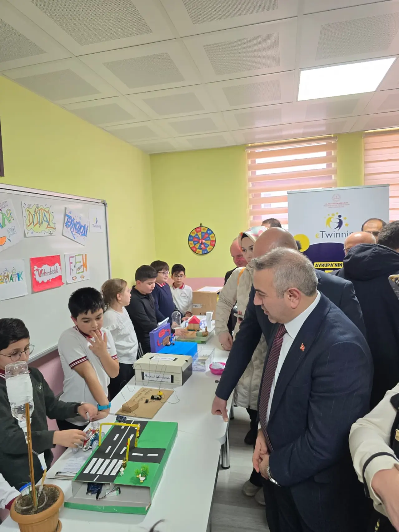 Aysın Rafet Ataç İlkokulu’nda Uluslararası "Yaşam Becerileri" Sergisi Düzenlendi 18