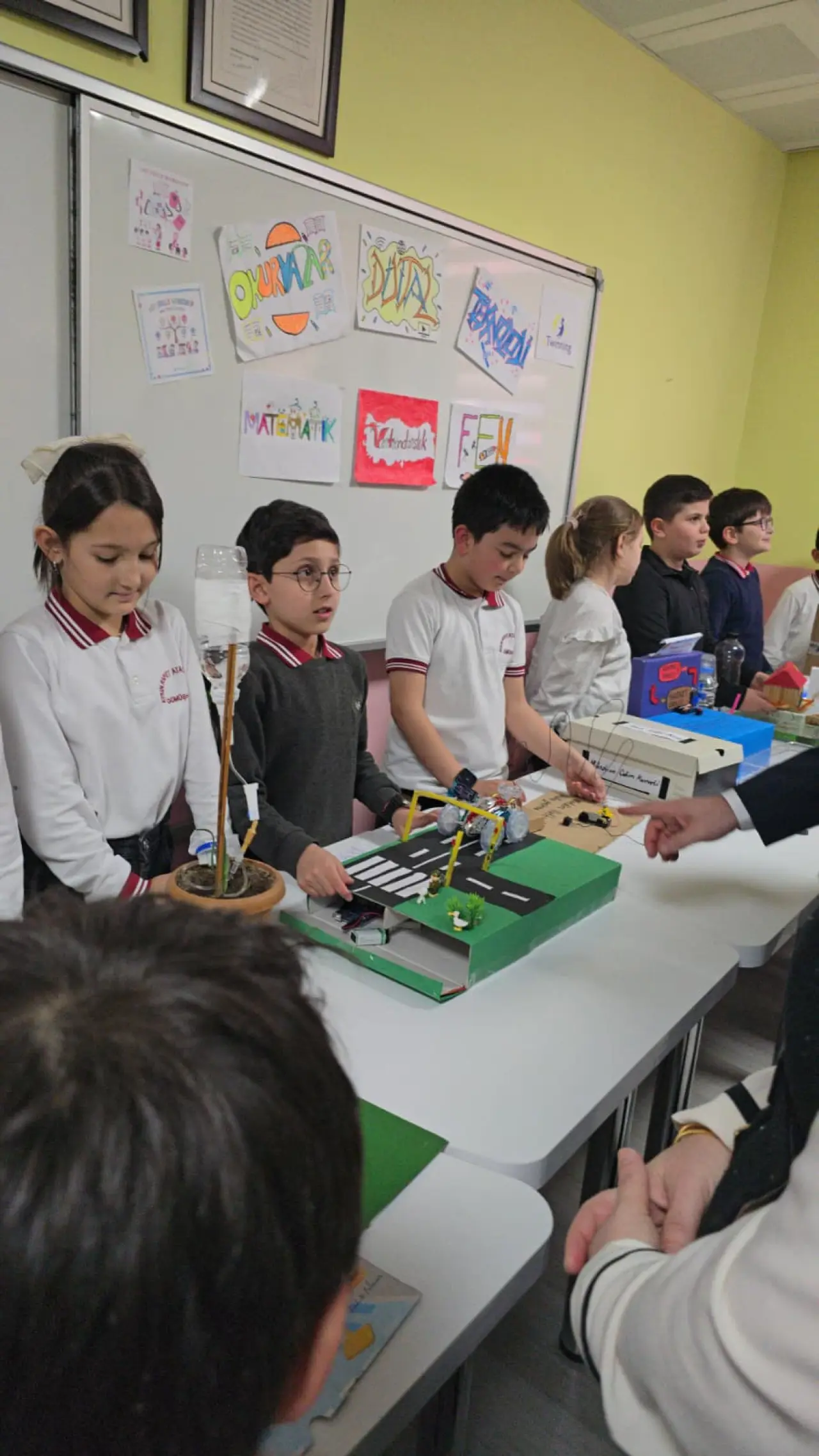 Aysın Rafet Ataç İlkokulu’nda Uluslararası "Yaşam Becerileri" Sergisi Düzenlendi 12