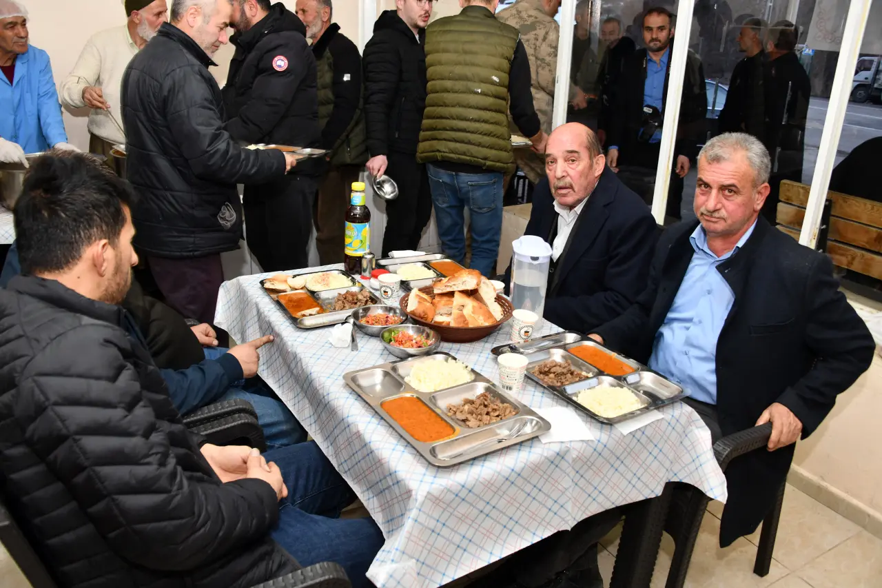 Vali Aydın Baruş, Kırıklı Köyü’nün 22 yıllık iftar geleneğine katıldı 9